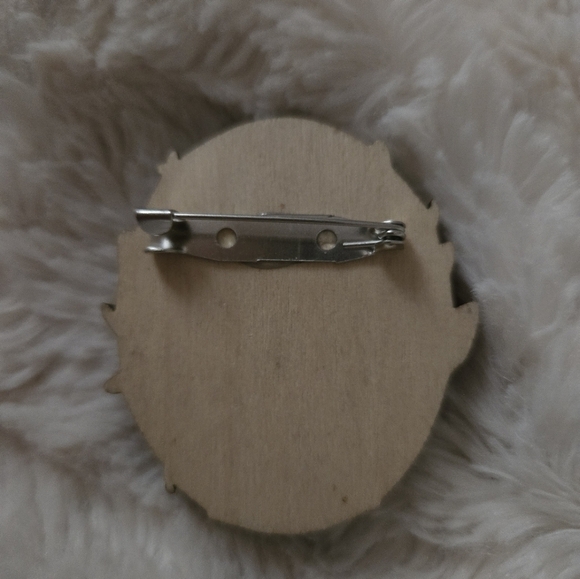NEW! Whimsical Wood Fox Brooch - Picture 3 of 4